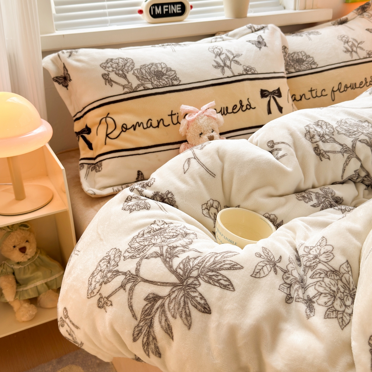 91家纺网 家纺一手货源 找家纺 铭宣 2025新款高克重牛奶绒印花保暖四件套床单床笠单被套款 一帘幽梦