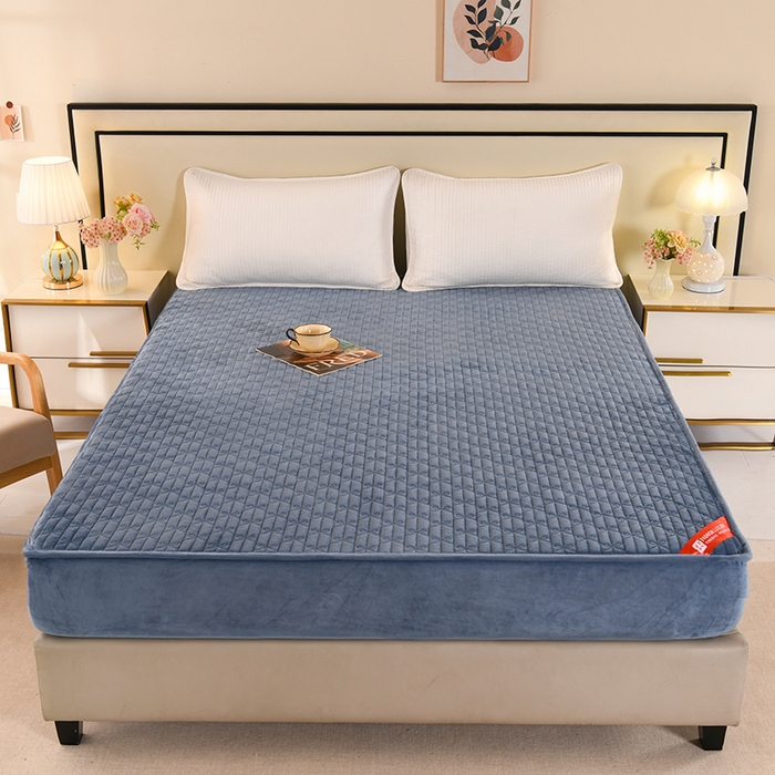 91家纺网 家纺一手货源 找家纺 栩裕纺织 2025新款亲肤绒夹棉保暖床笠 深蓝