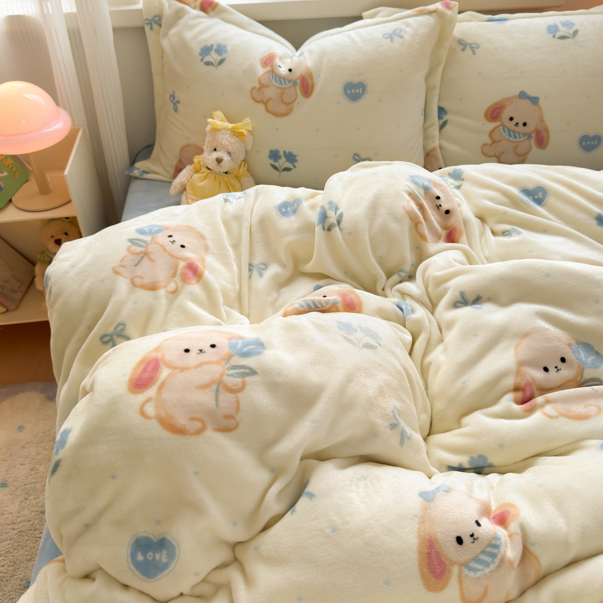 91家纺网 家纺一手货源 找家纺 铭宣 2025新款高克重牛奶绒印花保暖四件套床单床笠单被套款 郁金香小兔