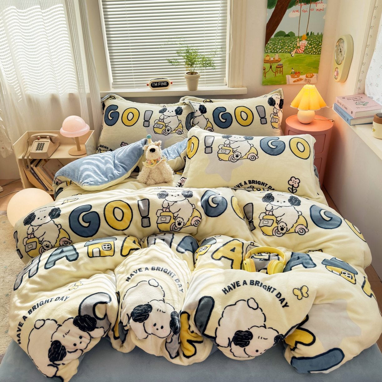 91家纺网 家纺一手货源 找家纺 铭宣 2025新款高克重牛奶绒印花保暖四件套床单床笠单被套款 字母狗