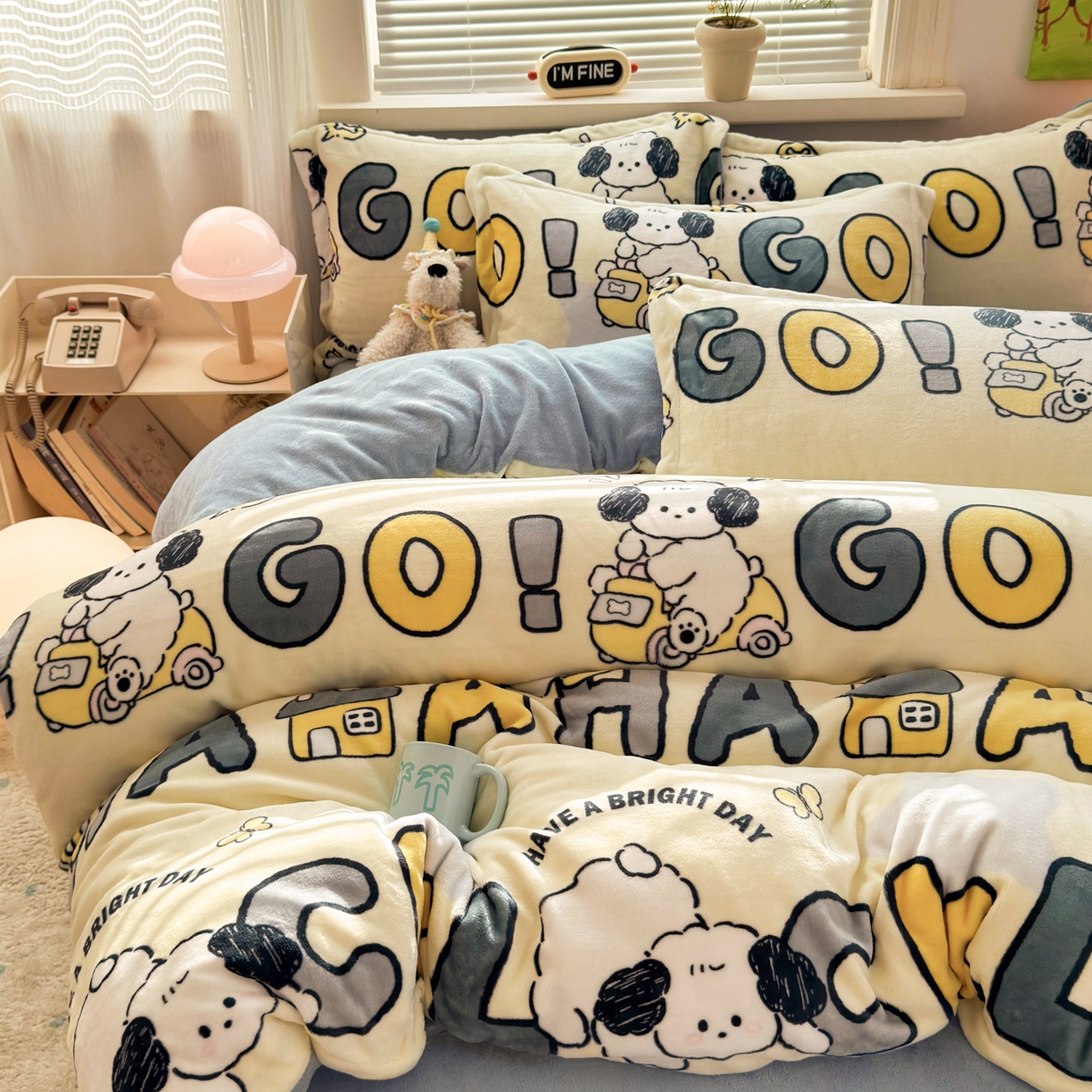 91家纺网 家纺一手货源 找家纺 铭宣 2025新款高克重牛奶绒印花保暖四件套床单床笠单被套款 字母狗