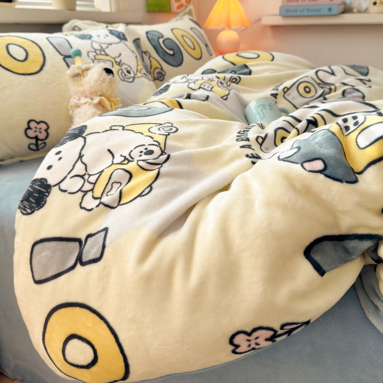 91家纺网 家纺一手货源 找家纺 铭宣 2025新款高克重牛奶绒印花保暖四件套床单床笠单被套款 字母狗