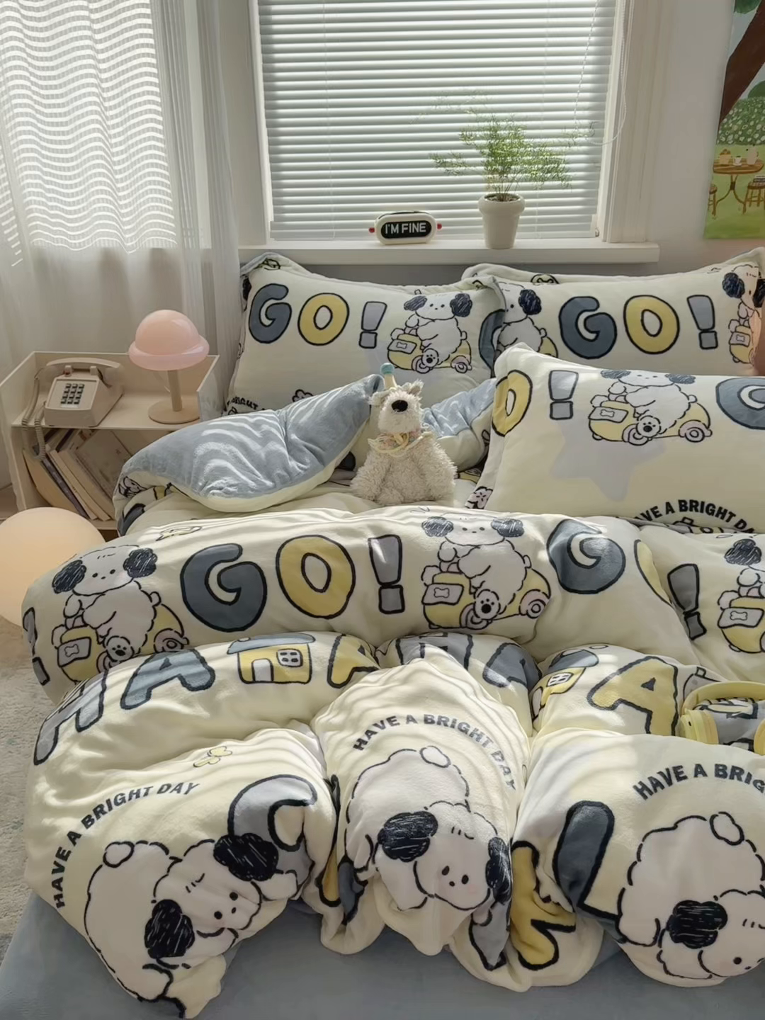 91家纺网 家纺一手货源 找家纺 铭宣 2025新款高克重牛奶绒印花保暖四件套床单床笠单被套款 字母狗