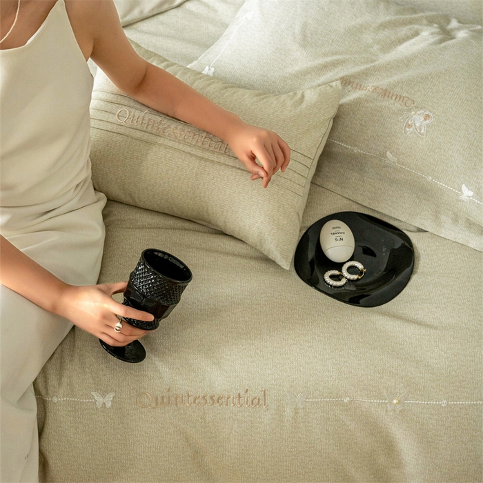 91家纺网 家纺一手货源 找家纺 （总）红番天家居馆 （控价）2025新款全棉云柔棉磨毛+磨毛肌理纹+工艺款四件套-岚蝶（每款供货价的基础上一切活动券后+100）