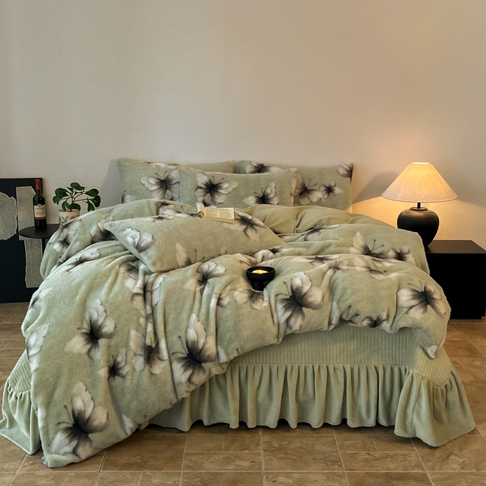 91家纺网 家纺一手货源 找家纺 子曰 2025新款美拉德高克重兔绒牛奶绒床盖款四件套 简约款-蝶舞绿