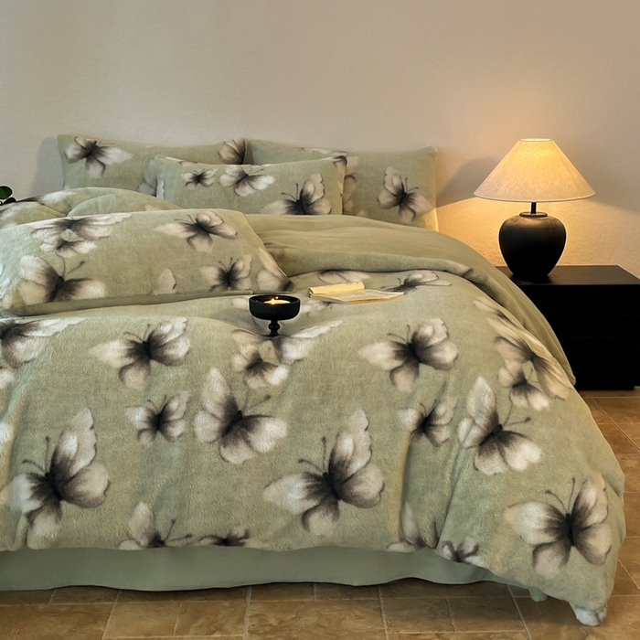91家纺网 家纺一手货源 找家纺 子曰 2025新款美拉德高克重兔绒牛奶绒床盖款四件套 简约款-蝶舞绿
