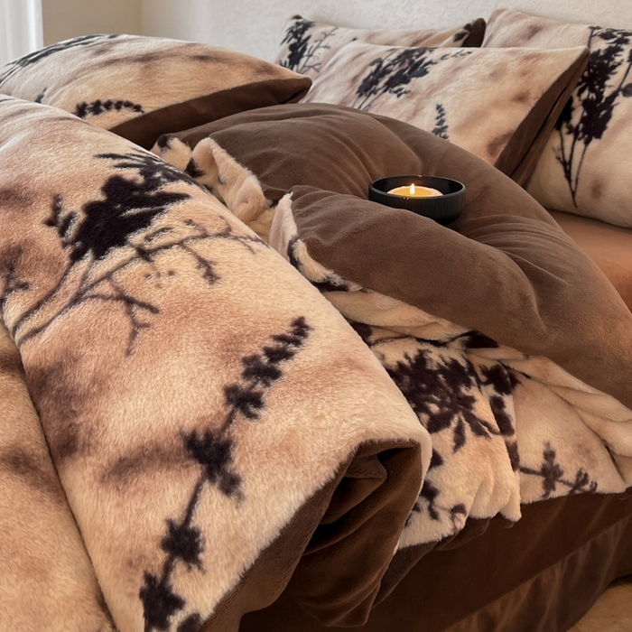 91家纺网 家纺一手货源 找家纺 子曰 2025新款美拉德高克重兔绒牛奶绒床盖款四件套 简约款-风情