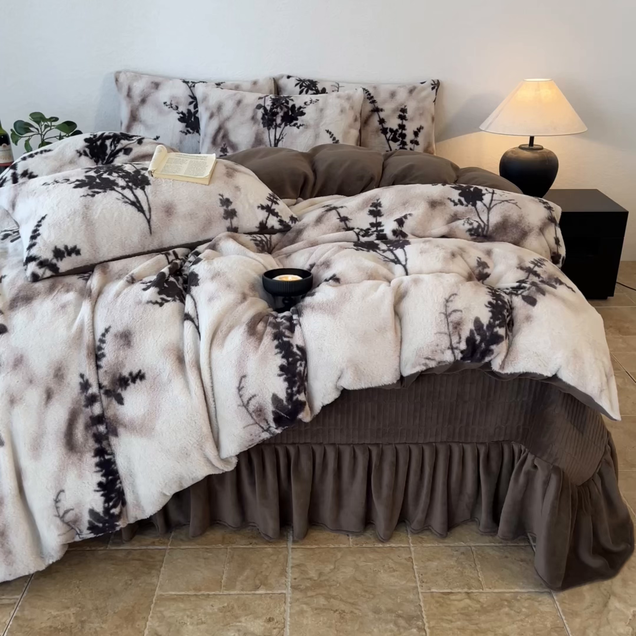 91家纺网 家纺一手货源 找家纺 子曰 2025新款美拉德高克重兔绒牛奶绒床盖款四件套 简约款-风情