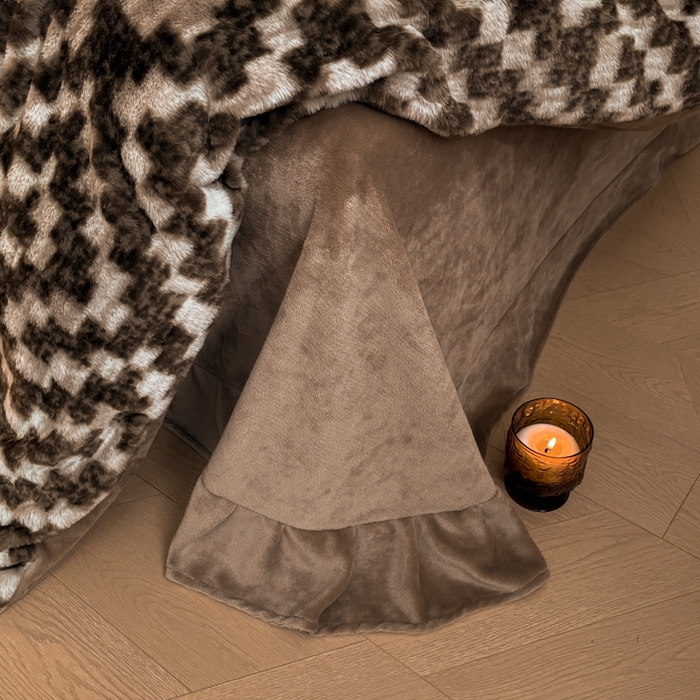 91家纺网 家纺一手货源 找家纺 子曰 2025新款美拉德高克重兔绒牛奶绒床盖款四件套 简约款-格调