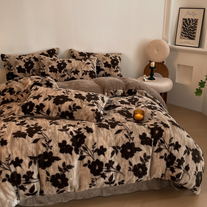 91家纺网 家纺一手货源 找家纺 子曰 2025新款美拉德高克重兔绒牛奶绒床盖款四件套 简约款-花语