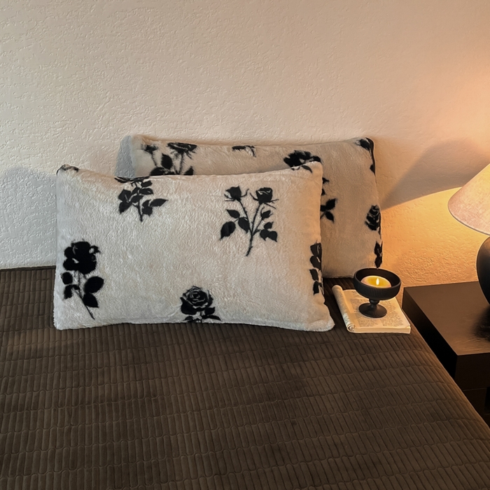 91家纺网 家纺一手货源 找家纺 子曰 2025新款美拉德高克重兔绒牛奶绒床盖款四件套 简约款-玫瑰(白)