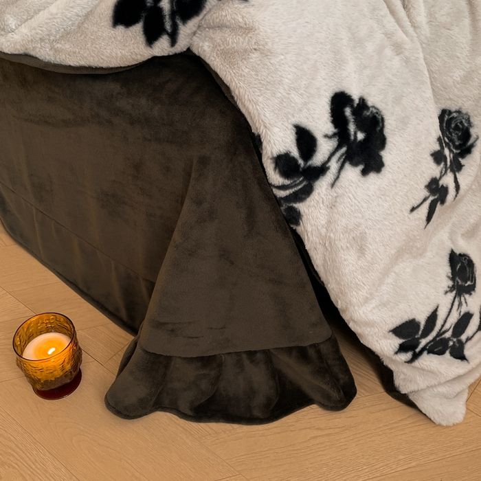 91家纺网 家纺一手货源 找家纺 子曰 2025新款美拉德高克重兔绒牛奶绒床盖款四件套 简约款-玫瑰(白)