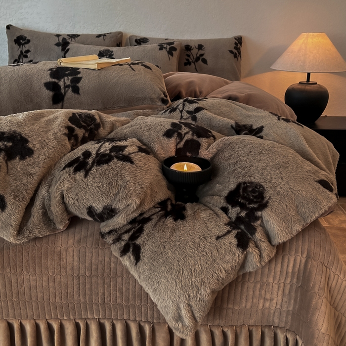 91家纺网 家纺一手货源 找家纺 子曰 2025新款美拉德高克重兔绒牛奶绒床盖款四件套 简约款-玫瑰(咖)