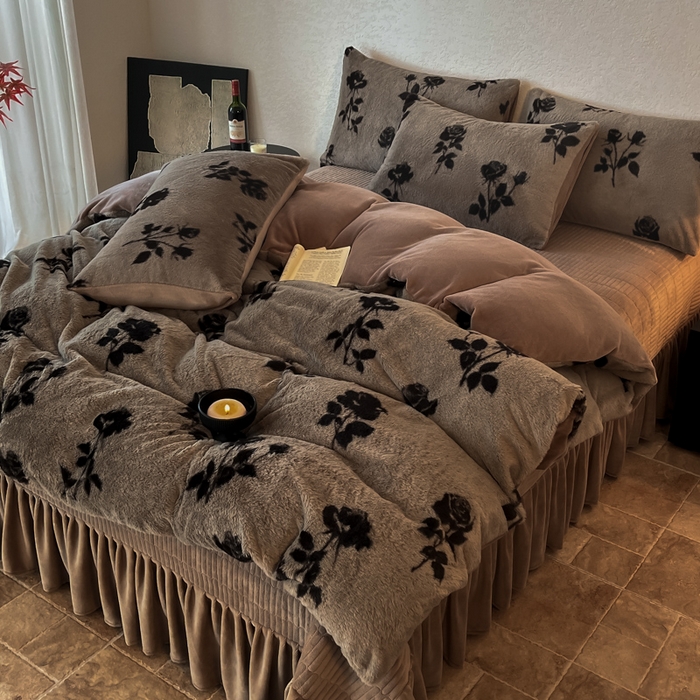 91家纺网 家纺一手货源 找家纺 子曰 2025新款美拉德高克重兔绒牛奶绒床盖款四件套 简约款-玫瑰(咖)