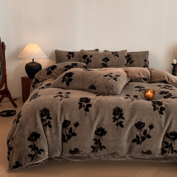 91家纺网 家纺一手货源 找家纺 子曰 2025新款美拉德高克重兔绒牛奶绒床盖款四件套 简约款-玫瑰(咖)