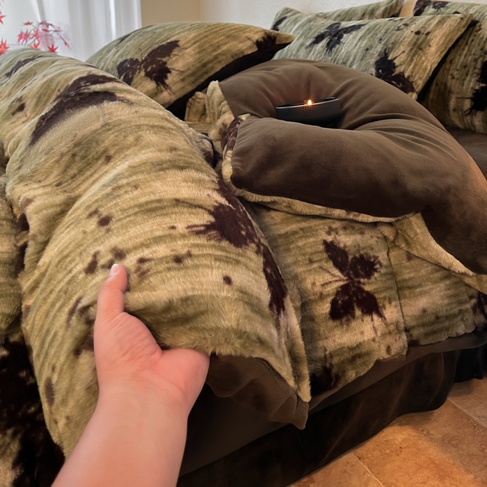 91家纺网 家纺一手货源 找家纺 子曰 2025新款美拉德高克重兔绒牛奶绒床盖款四件套 简约款-梦境绿