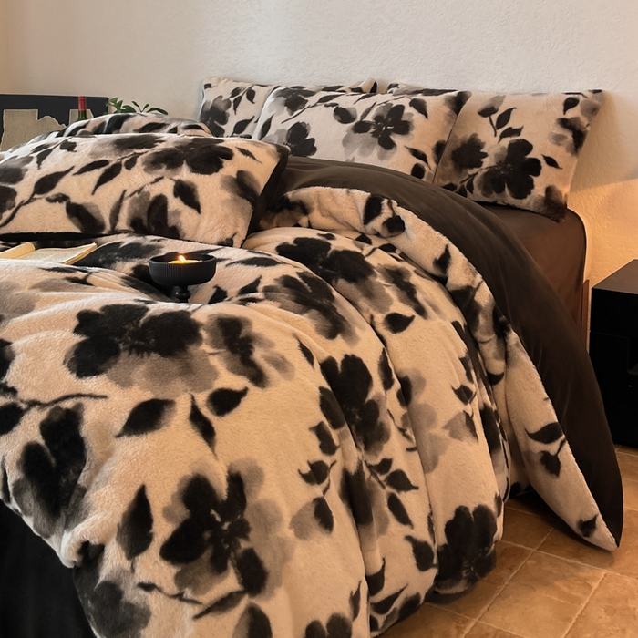 91家纺网 家纺一手货源 找家纺 子曰 2025新款美拉德高克重兔绒牛奶绒床盖款四件套 简约款-莫奈