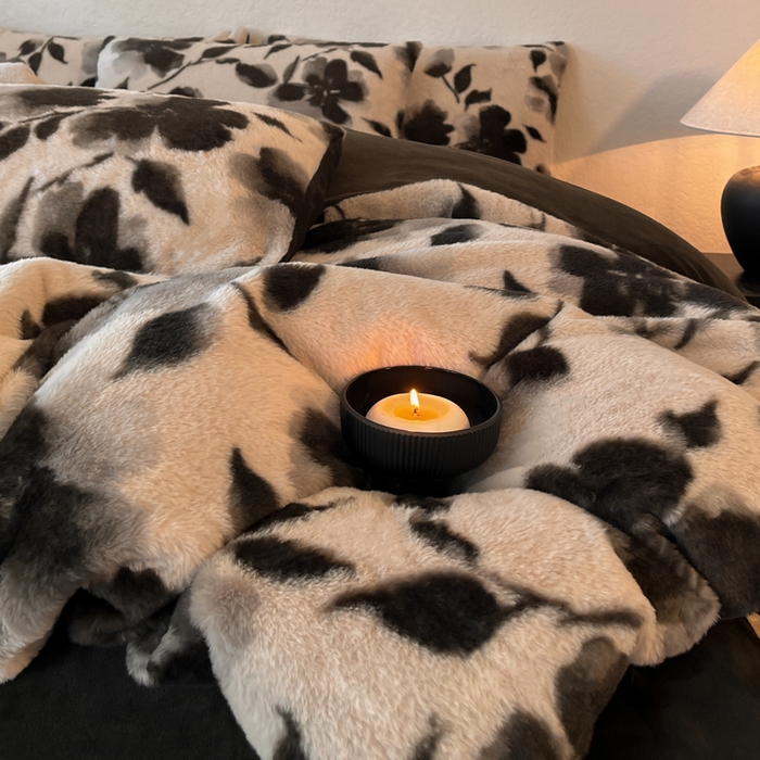 91家纺网 家纺一手货源 找家纺 子曰 2025新款美拉德高克重兔绒牛奶绒床盖款四件套 简约款-莫奈