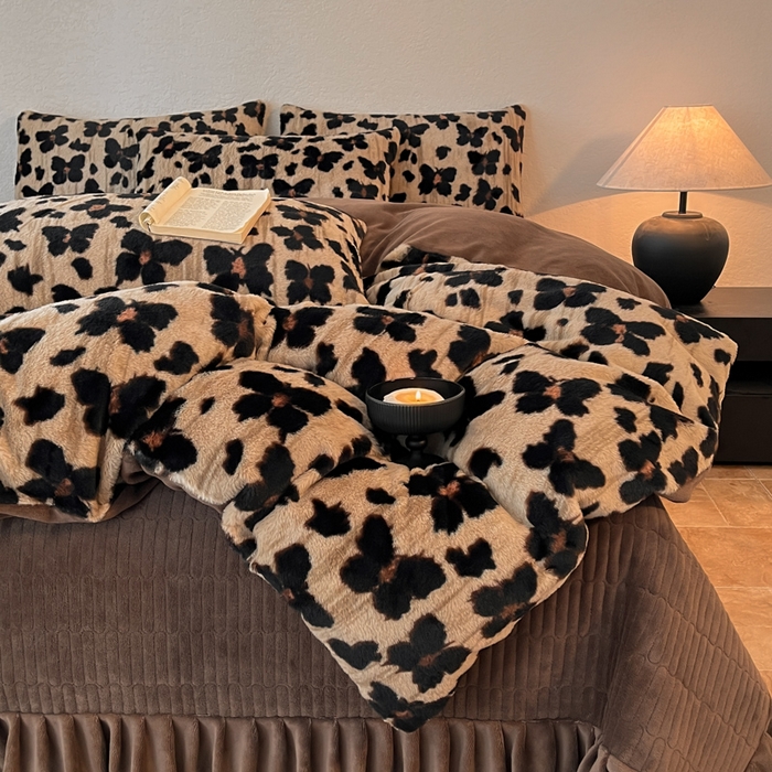 91家纺网 家纺一手货源 找家纺 子曰 2025新款美拉德高克重兔绒牛奶绒床盖款四件套 简约款-小蝴蝶