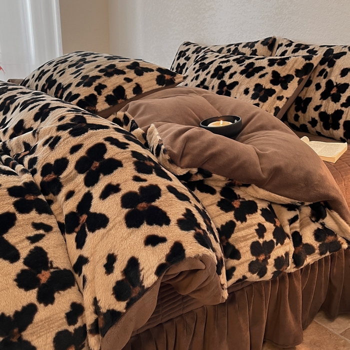 91家纺网 家纺一手货源 找家纺 子曰 2025新款美拉德高克重兔绒牛奶绒床盖款四件套 简约款-小蝴蝶