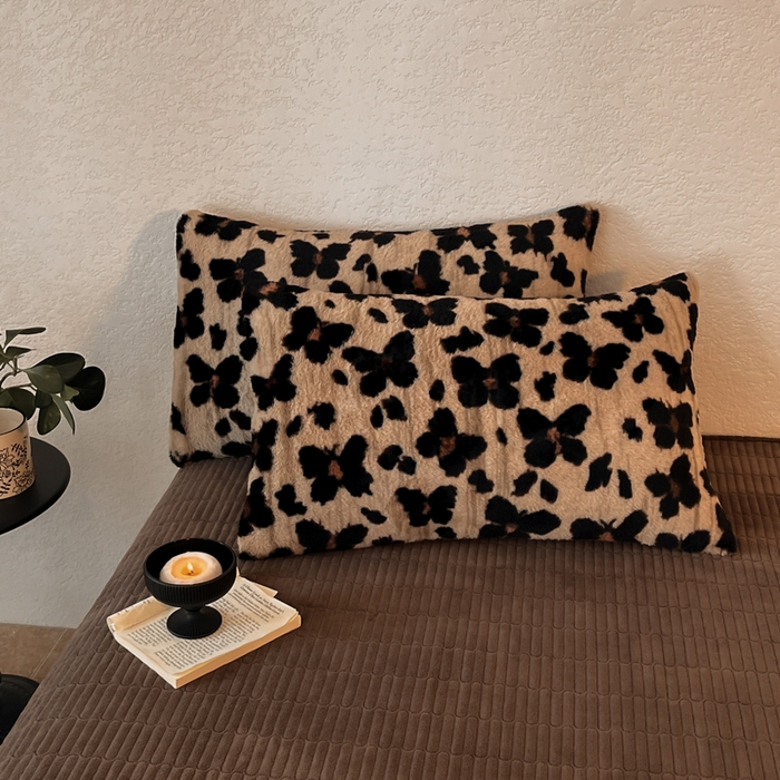 91家纺网 家纺一手货源 找家纺 子曰 2025新款美拉德高克重兔绒牛奶绒床盖款四件套 简约款-小蝴蝶