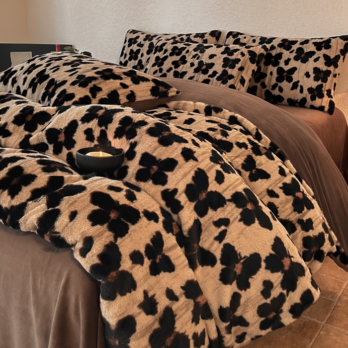 91家纺网 家纺一手货源 找家纺 子曰 2025新款美拉德高克重兔绒牛奶绒床盖款四件套 简约款-小蝴蝶