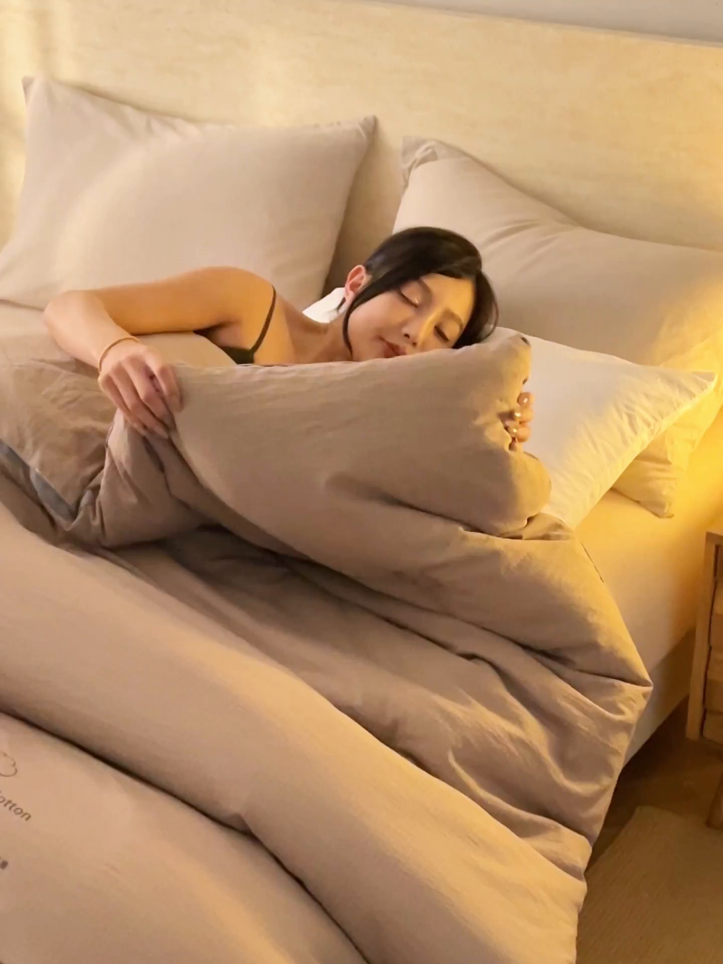 91家纺网 家纺一手货源 找家纺 子由家居 2025新款木棉立体100%棉花被被子被芯 木棉棉花-卡其