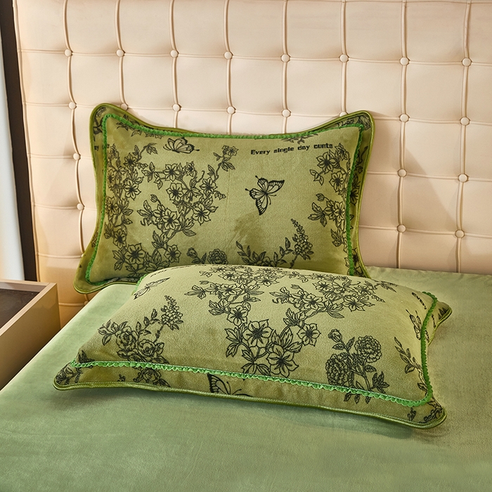 91家纺网 家纺一手货源 找家纺 栩裕 2025新款7斤重牛奶金貂绒印花牛奶绒四件套 花意浓