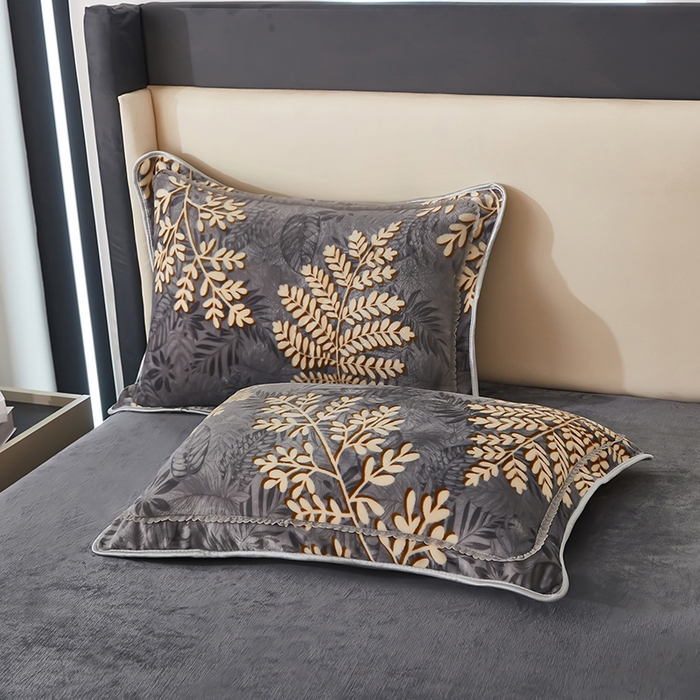 91家纺网 家纺一手货源 找家纺 栩裕 2025新款7斤重牛奶金貂绒印花牛奶绒四件套 金枝玉叶