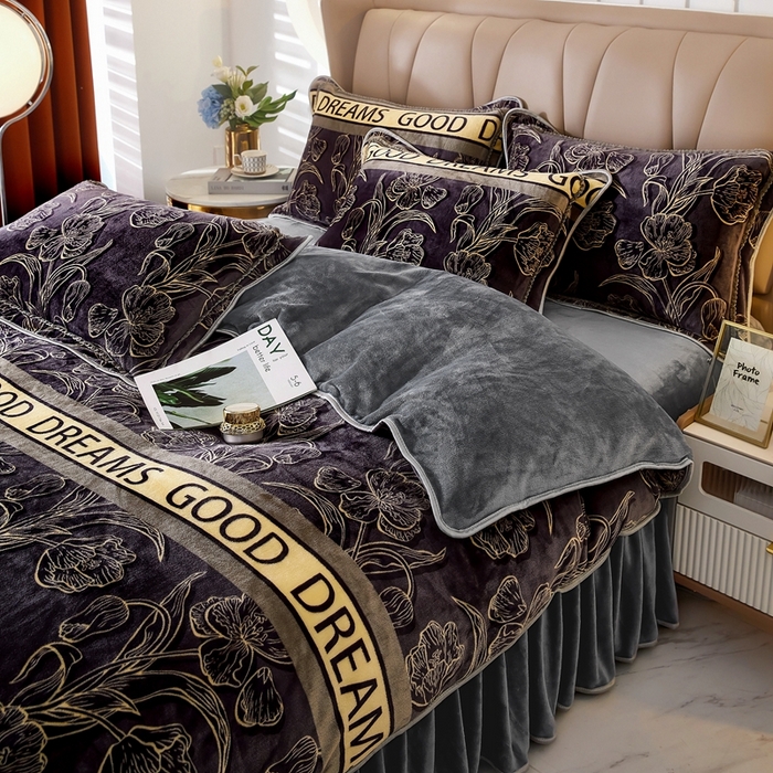 91家纺网 家纺一手货源 找家纺 栩裕 2025新款7斤重牛奶金貂绒印花牛奶绒四件套 林间晨曲