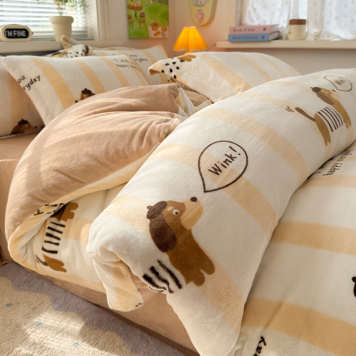 91家纺网 家纺一手货源 找家纺 铭宣 2025新款高克重牛奶绒印花保暖四件套床单床笠单被套款 腊肠狗