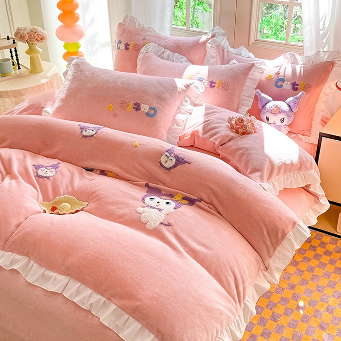 91家纺网 家纺一手货源 找家纺 雨菲家纺 2025新款高克重加厚牛奶绒毛巾绣韩版荷叶花边四件套-美美兔 美美兔粉