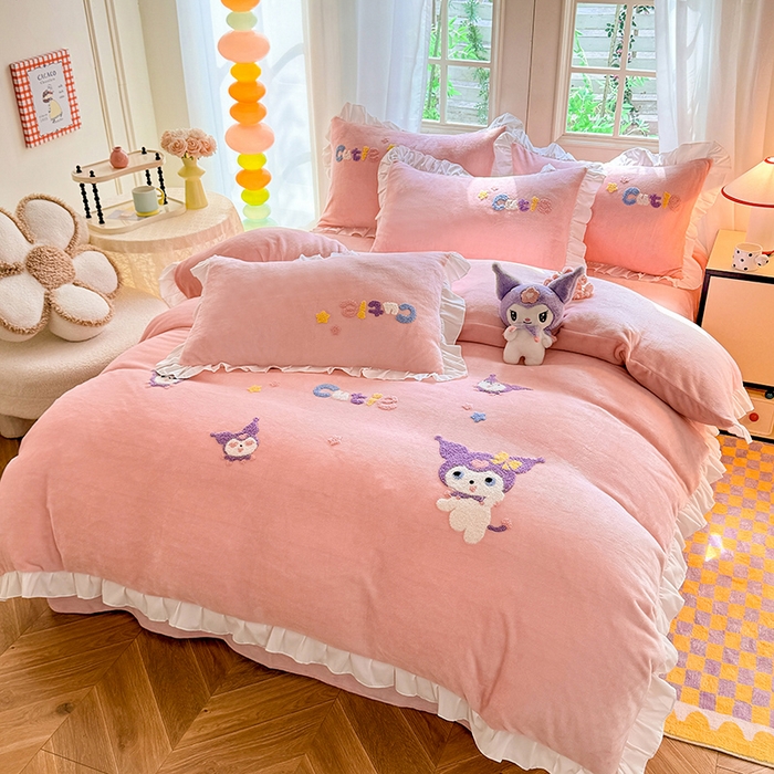 91家纺网 家纺一手货源 找家纺 雨菲家纺 2025新款高克重加厚牛奶绒毛巾绣韩版荷叶花边四件套-美美兔 美美兔粉