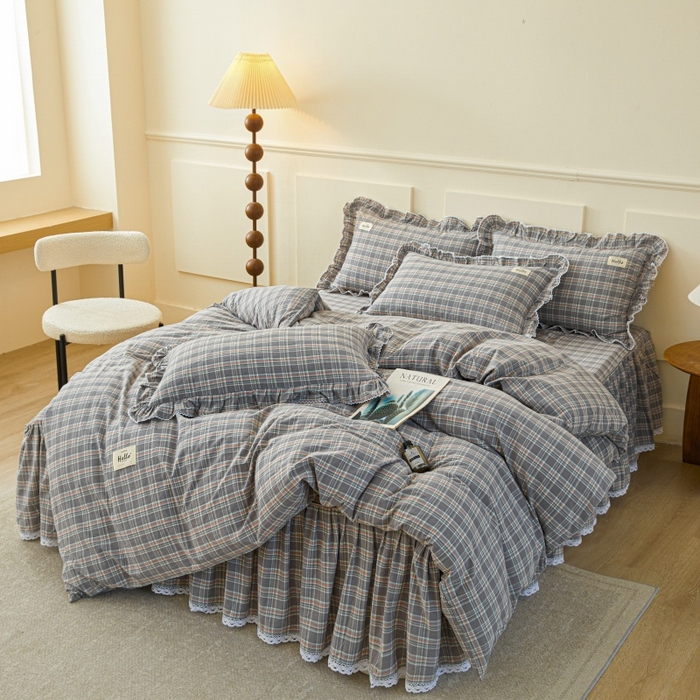 91家纺网 家纺一手货源 找家纺 缦彩 2025新款纯棉水洗棉床裙床罩四件套全棉防滑防尘保护套床单套件 艾米-兰