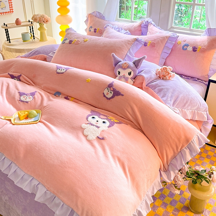 91家纺网 家纺一手货源 找家纺 雨菲家纺 2025新款高克重加厚牛奶绒毛巾绣韩版荷叶花边四件套-美美兔 美美兔粉紫