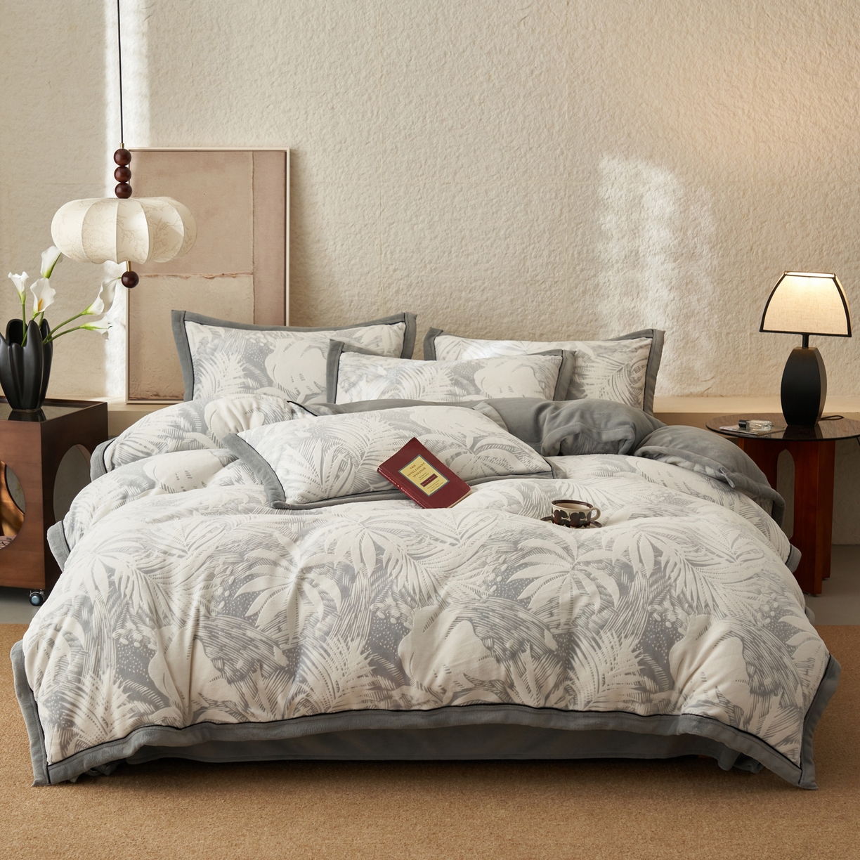 91家纺网 家纺一手货源 找家纺 子由家居 2025新款230g牛奶绒染色雕花可拆洗被套冬被 雕花被套-漫步花庭