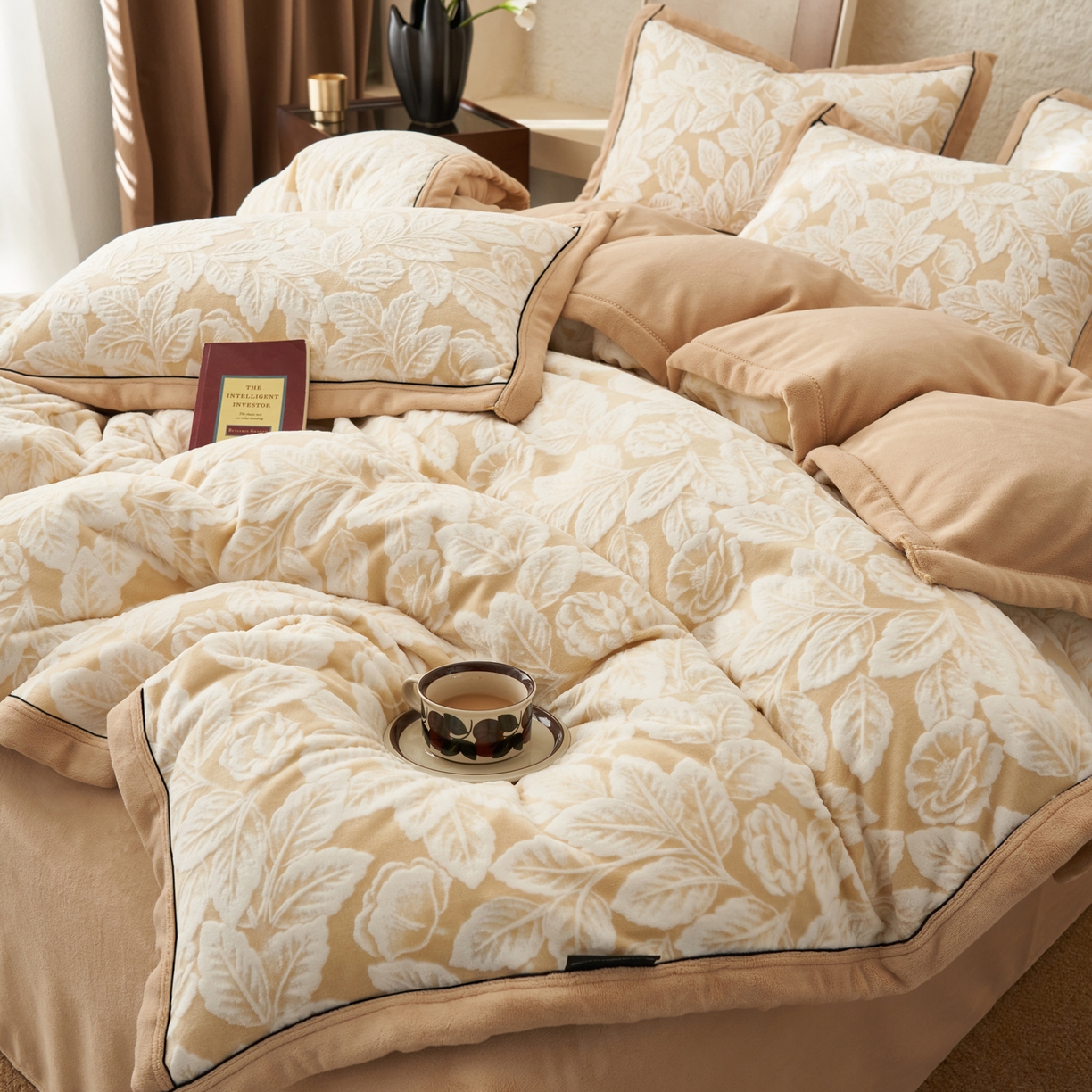 91家纺网 家纺一手货源 找家纺 子由家居 2025新款230g牛奶绒染色雕花可拆洗被套冬被 雕花被套-叶茂