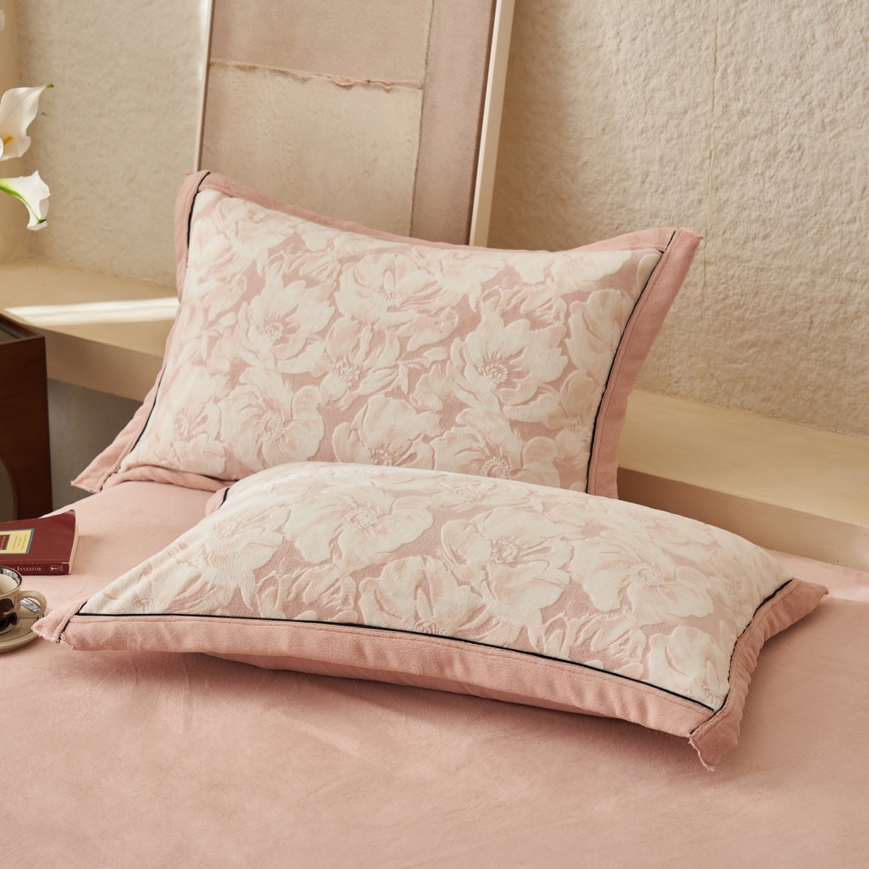 91家纺网 家纺一手货源 找家纺 子由家居 2025新款230g牛奶绒染色雕花可拆洗被套冬被 雕花被套-绽放