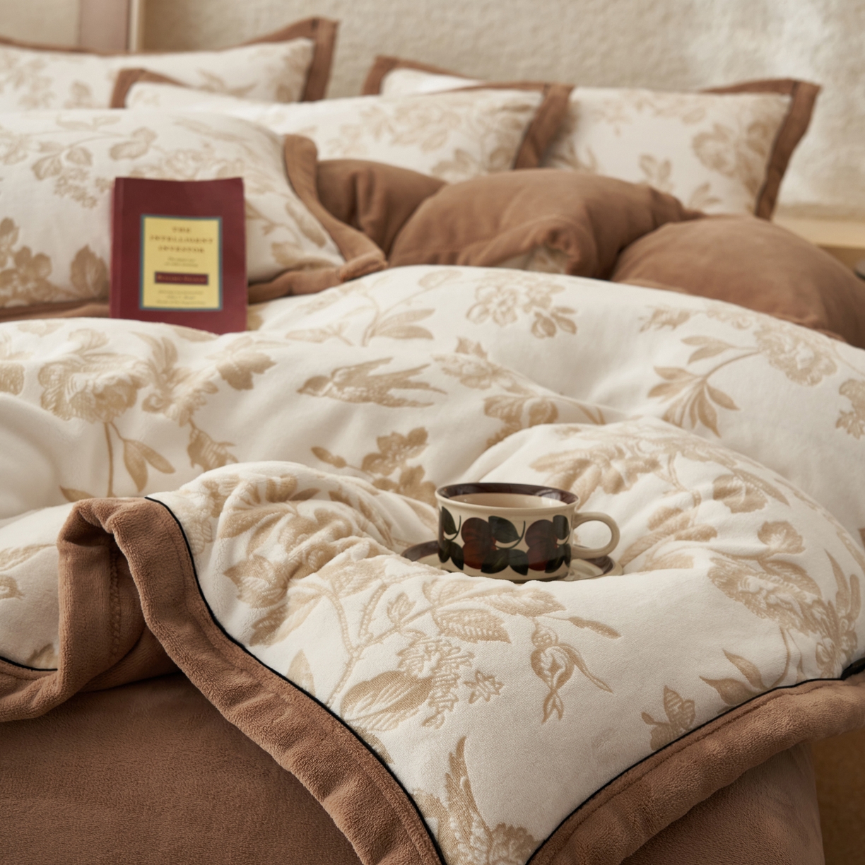 91家纺网 家纺一手货源 找家纺 子由家居 2025新款230g牛奶绒染色雕花可拆洗被套冬被 雕花被套-玛雅