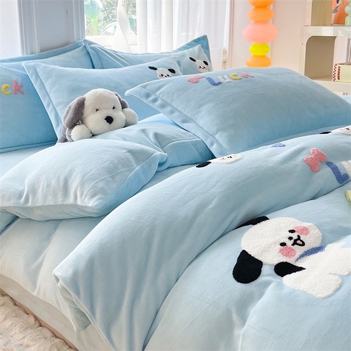 91家纺网 家纺一手货源 找家纺 （总）雨菲家纺 2025新款高克重加厚简约毛巾绣花牛奶绒四件套