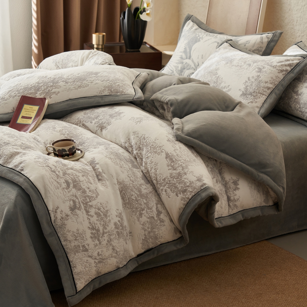 91家纺网 家纺一手货源 找家纺 子由家居 2025新款230g牛奶绒染色雕花可拆洗被套冬被 雕花被套-梦境