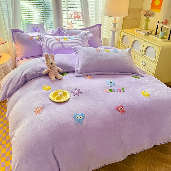 91家纺网 家纺一手货源 找家纺 （总）雨菲家纺 2025新款高克重加厚简约毛巾绣花牛奶绒四件套