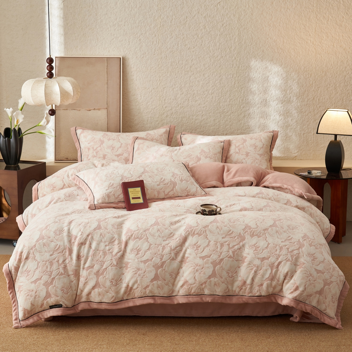 91家纺网 家纺一手货源 找家纺 子由家居 2025新款230g牛奶绒染色雕花可拆洗被套冬被 雕花被套-绽放