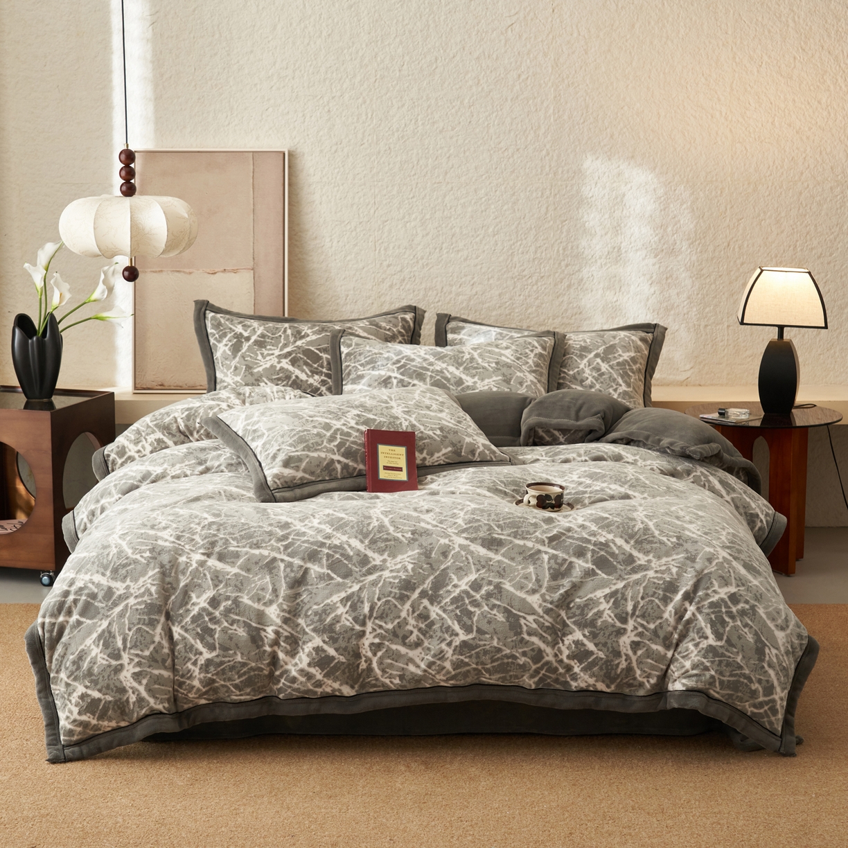91家纺网 家纺一手货源 找家纺 子由家居 2025新款230g牛奶绒染色雕花可拆洗被套冬被 雕花被套-大理石纹