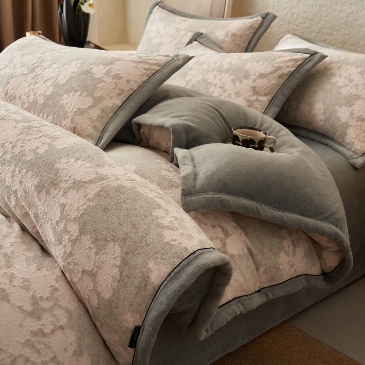 子由家居 2025新款230g牛奶绒染色雕花可拆洗被套冬被 雕花被套-丛林意境