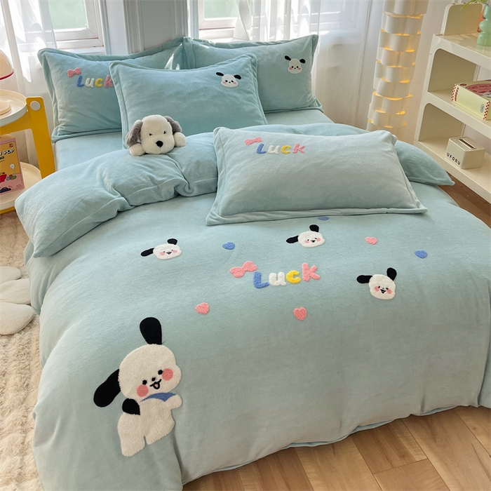 雨菲家纺 2025新款高克重加厚简约毛巾绣花牛奶绒四件套 牛奶绒调皮狗绿