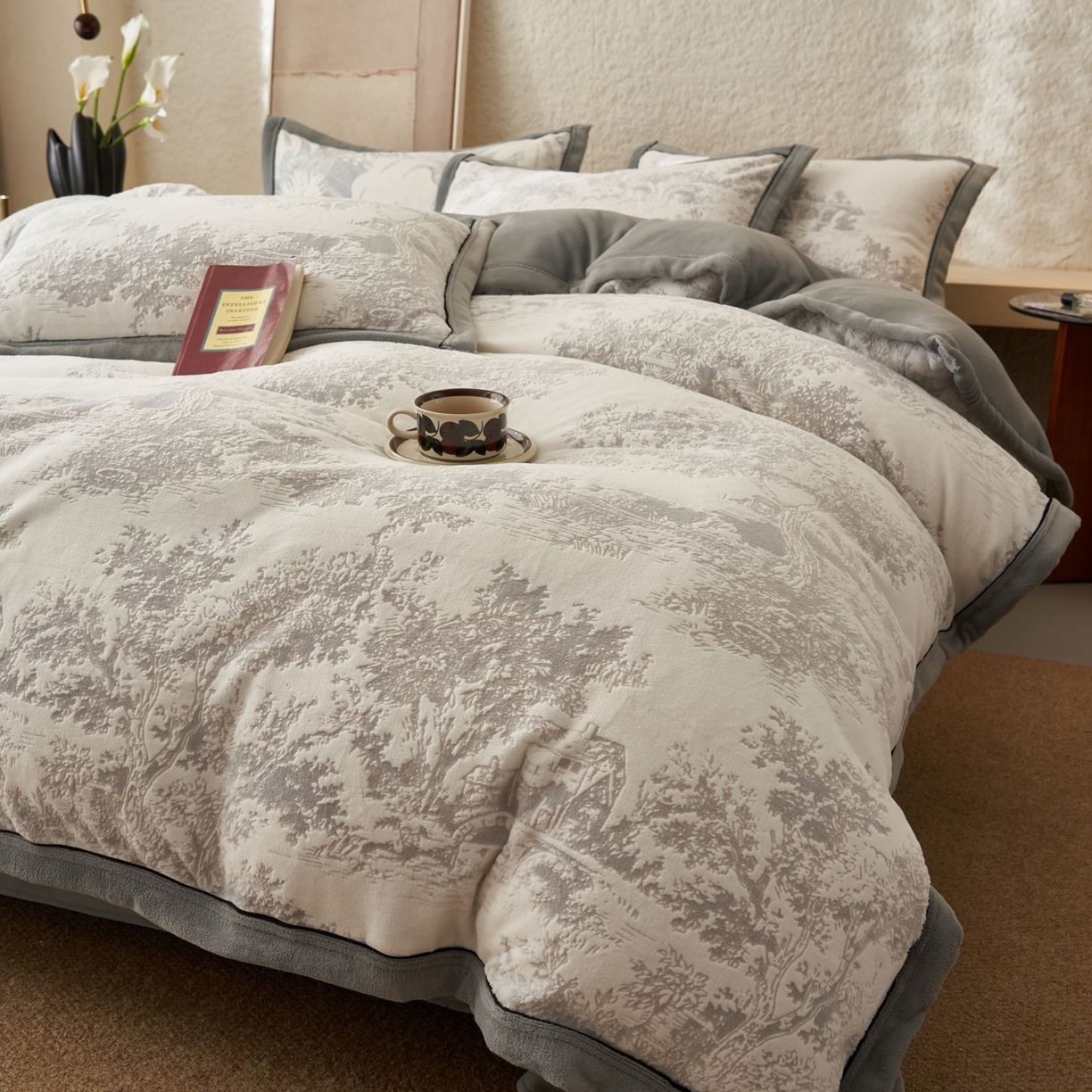 91家纺网 家纺一手货源 找家纺 子由家居 2025新款230g牛奶绒染色雕花可拆洗被套冬被 雕花被套-梦境