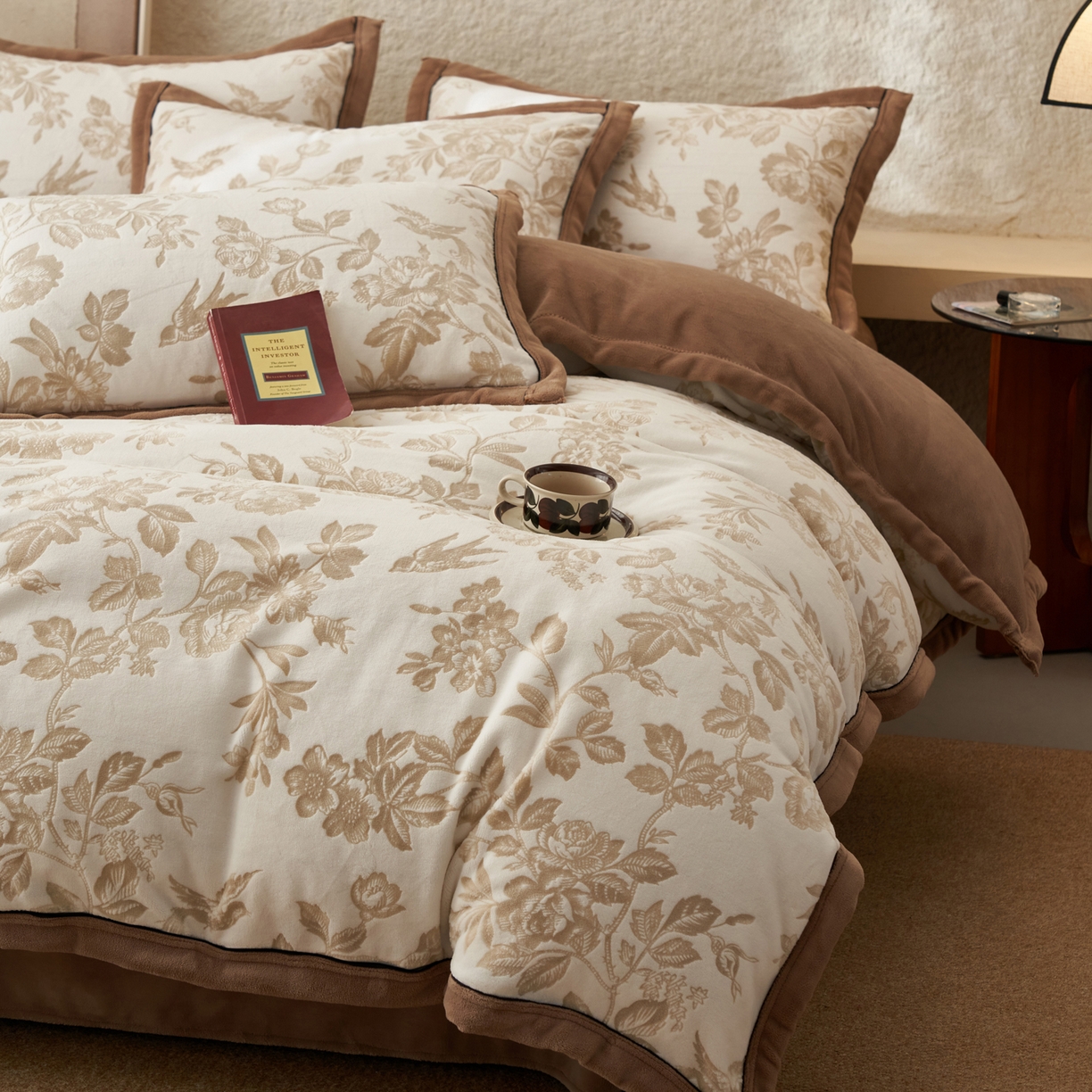 91家纺网 家纺一手货源 找家纺 子由家居 2025新款230g牛奶绒染色雕花可拆洗被套冬被 雕花被套-玛雅