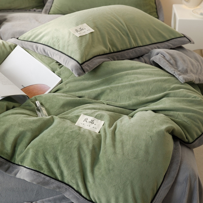 91家纺网 家纺一手货源 找家纺 子由家居 2024新款牛奶绒双拼可拆洗冬被被子被芯 双拼可拆洗-牛油果绿+浅灰