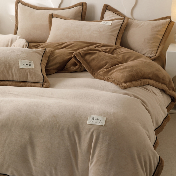 91家纺网 家纺一手货源 找家纺 子由家居 2024新款牛奶绒双拼可拆洗冬被被子被芯 双拼可拆洗-米驼+奶茶咖